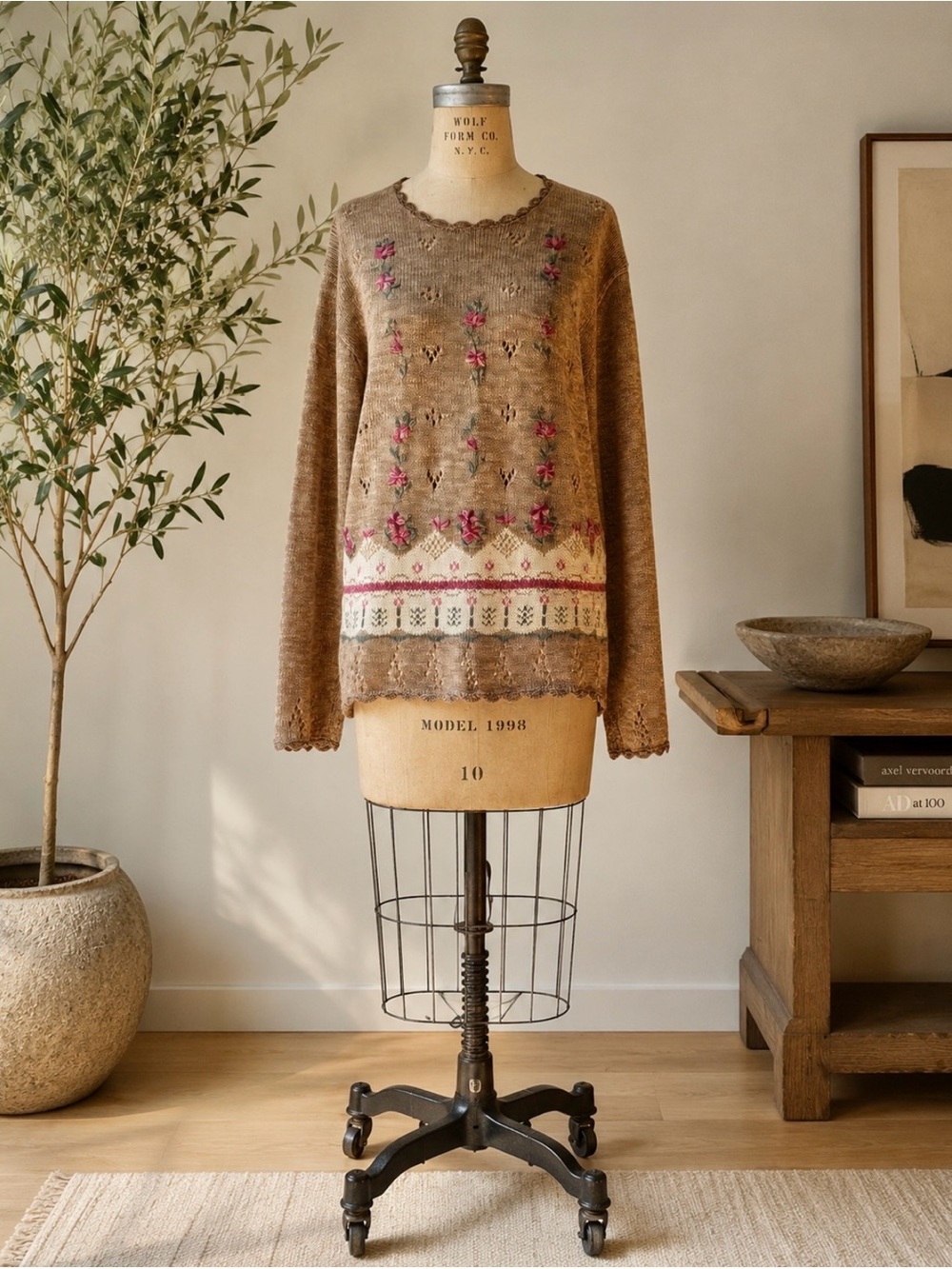 Vintage Ramie Cotton Brown Knit with Floral Embroidery Sweater